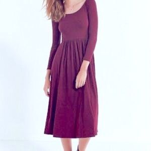 URBAN OUTFITTERS Lurenzia Ribbed Strech Jersey Midi Dress Size M NWT